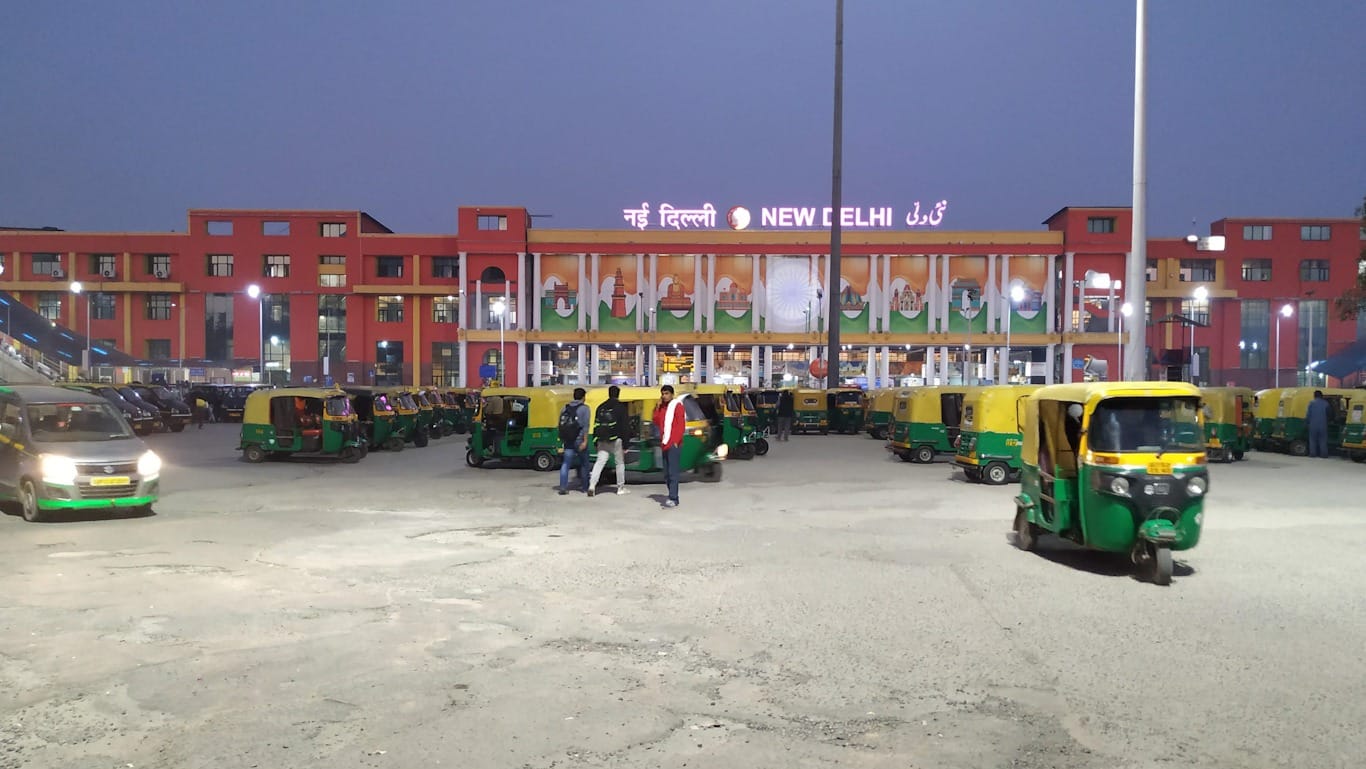 Estación de tren en Nueva Delhi, India. Estación de tren de Nueva Delhi