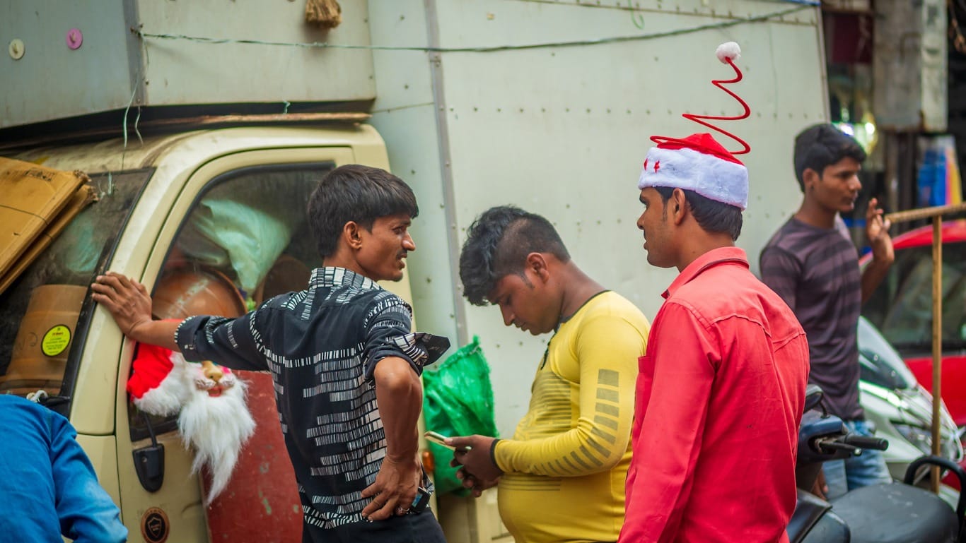 espíritu navideño en las calles de India calle de India en Navidad